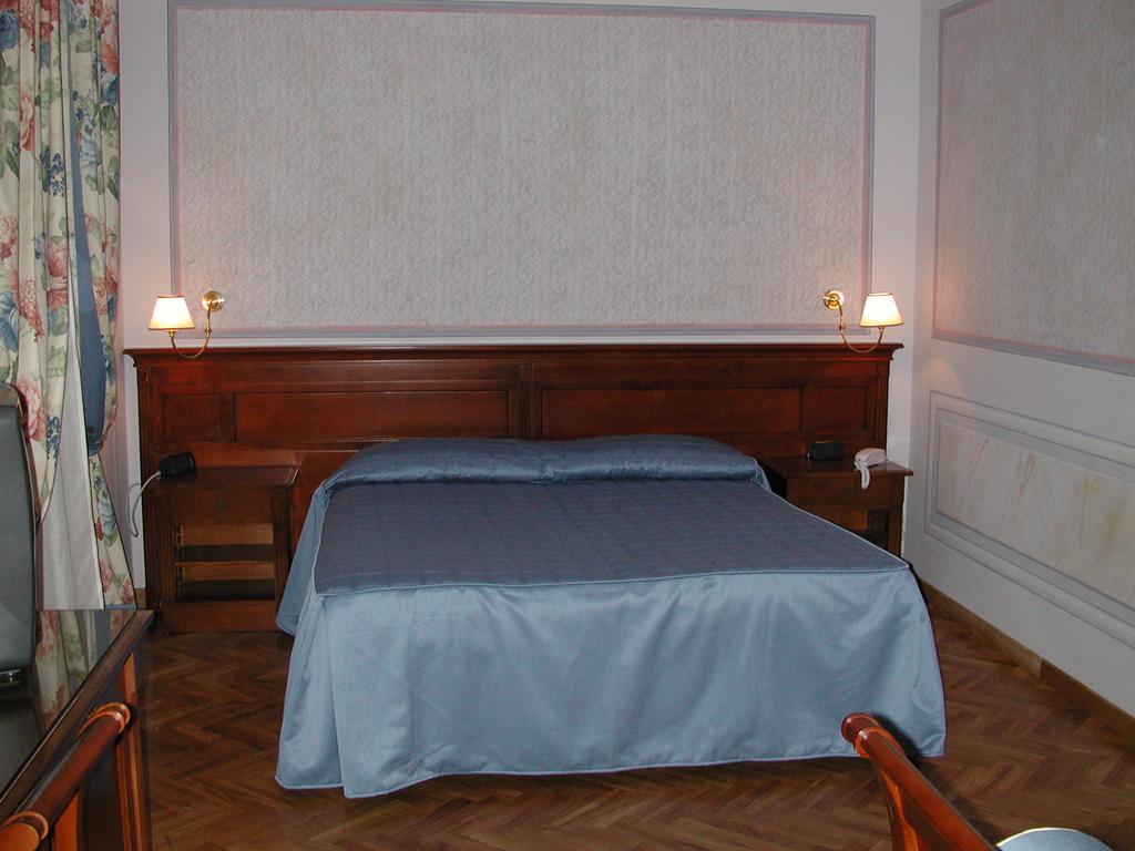 Hotel Villa Aurora Фиезоле Екстериор снимка